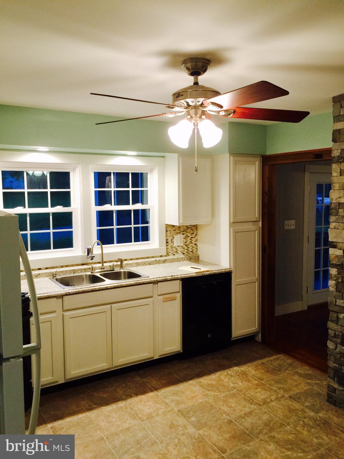 20730 White Point Road Leonardtown, MD 20650 - Photo 6 of 19 Kitchen