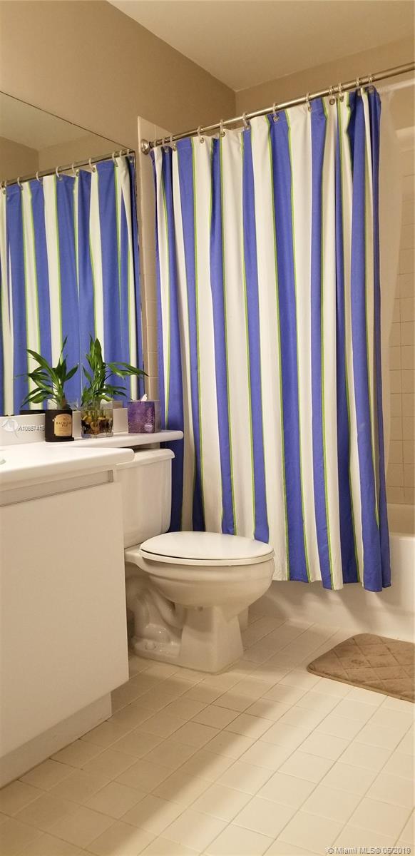 543 Racquet Club Road, Unit 36 Weston, FL 33326 - Photo 18 of 21 Gallery Image 18