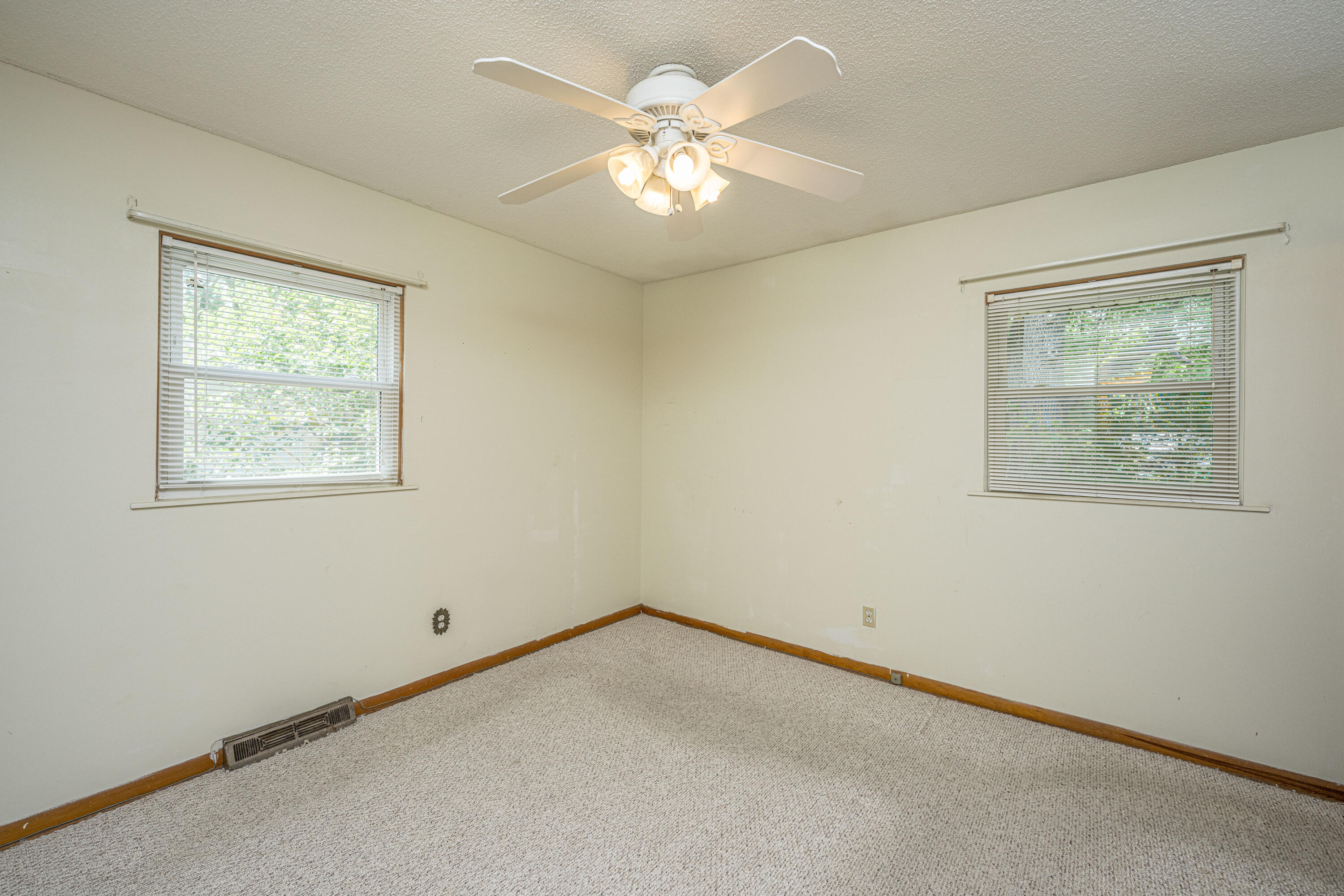 1150 Berkeley Street Hanahan, SC 29410 - Photo 18 of 37