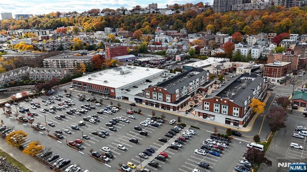 905 River Road, Unit 210 Edgewater, NJ 07020 - Photo 34 of 35 an aerial view of a city