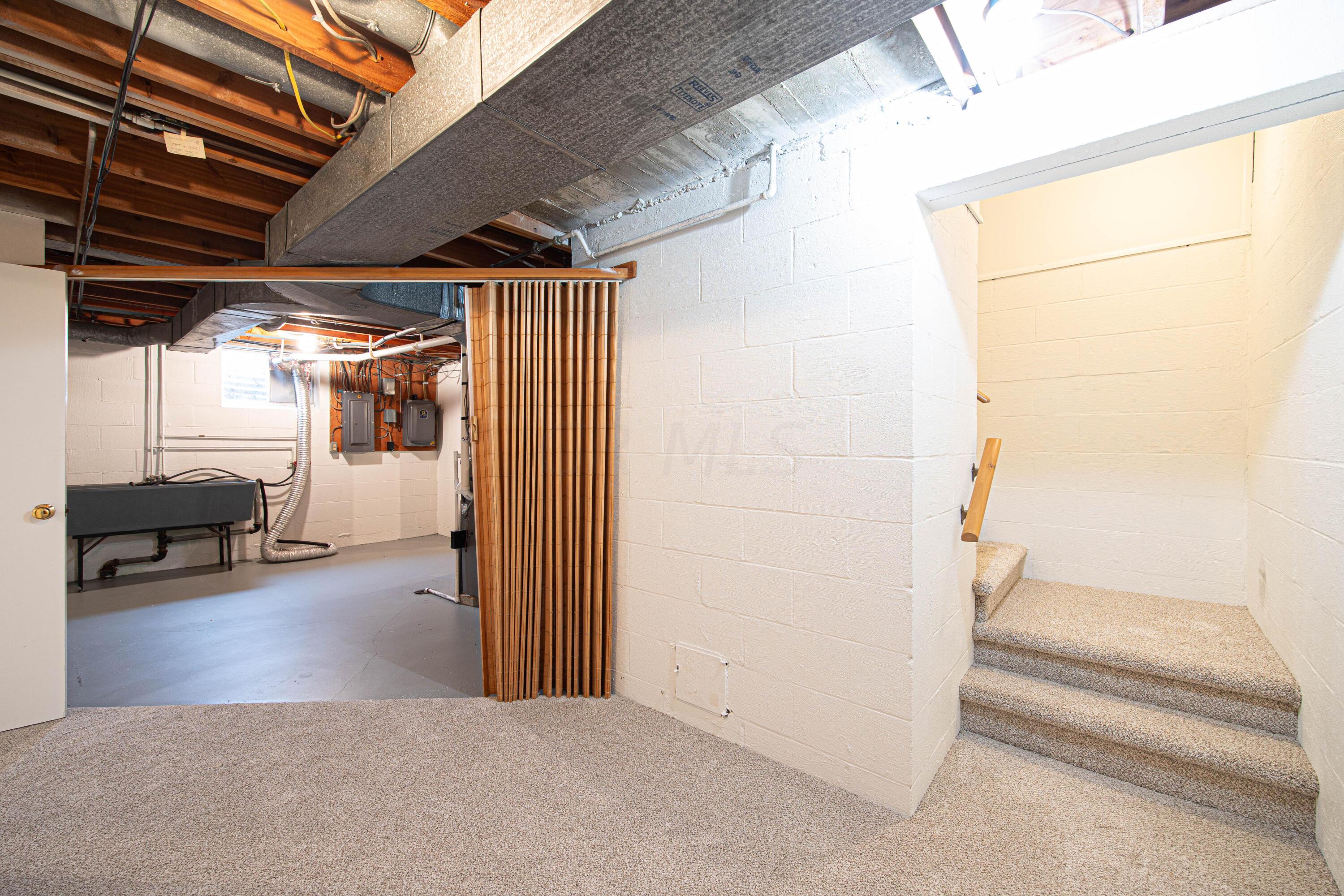 1515 Zollinger Road Columbus, OH 43221 - Photo 29 of 40 Basement