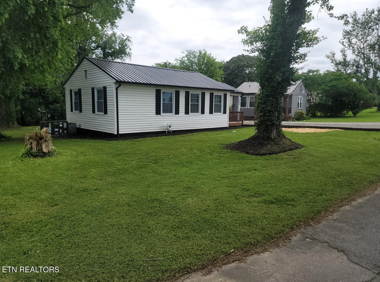 243 Main Road Maryville, TN 37804 - Photo 6 of 23 Gallery Image 6