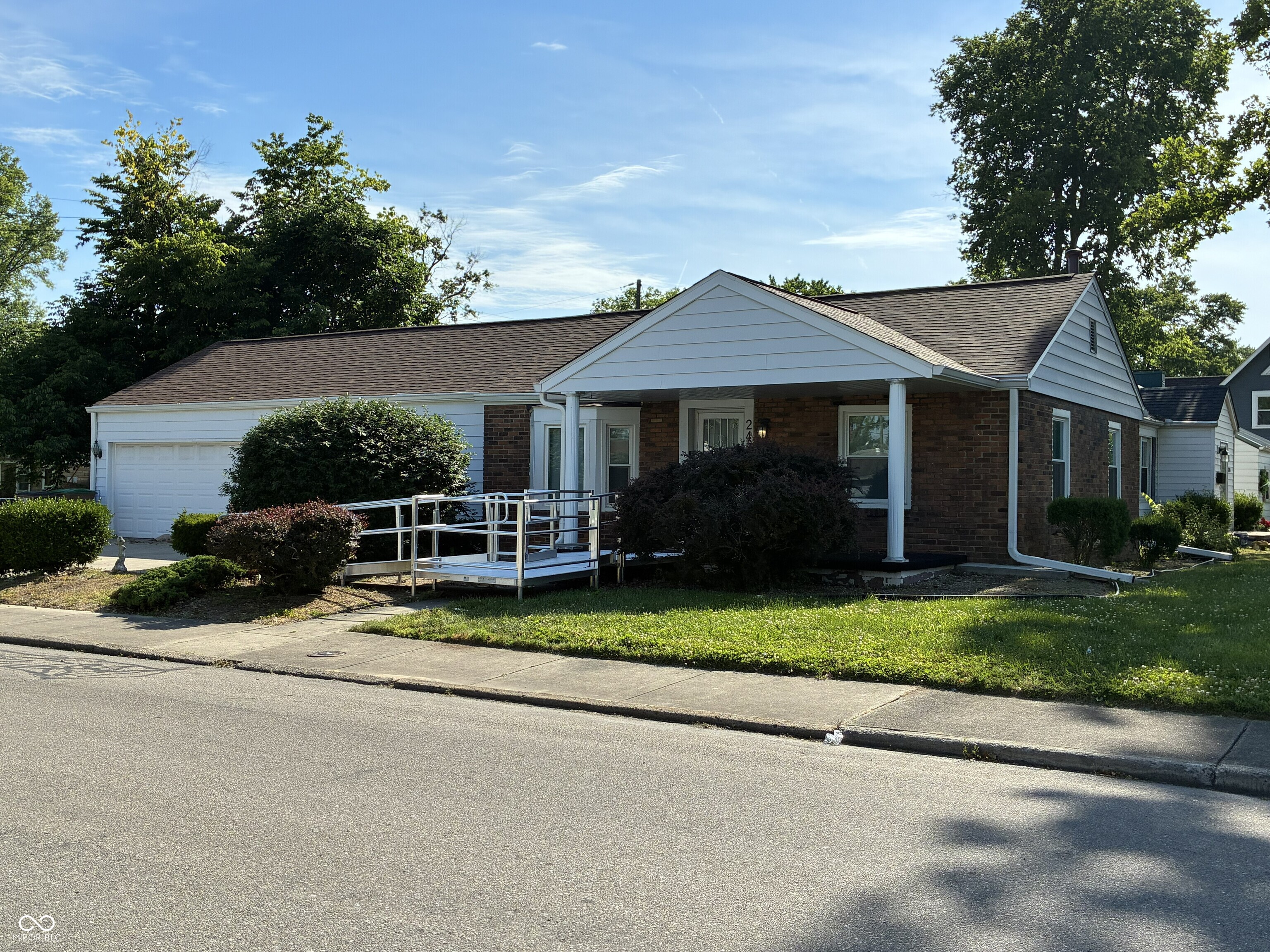 2436 Gilmore Street Columbus, IN 47201 - Photo 2 of 3