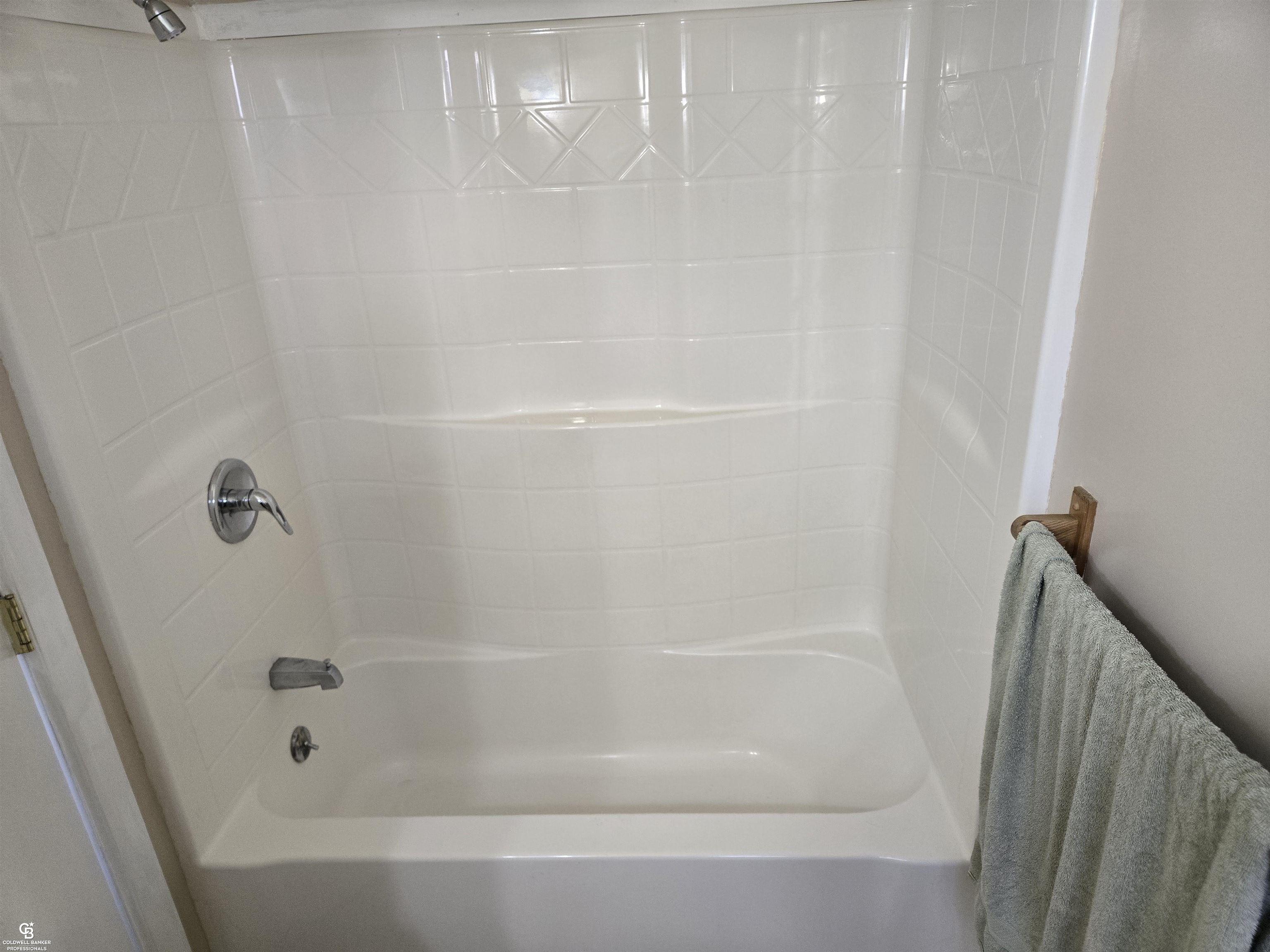 56 East Lapeer Road Peck, MI 48466 - Photo 10 of 17