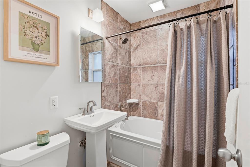 2035 Northwest 12th Road Gainesville, FL 32605 - Photo 28 of 38