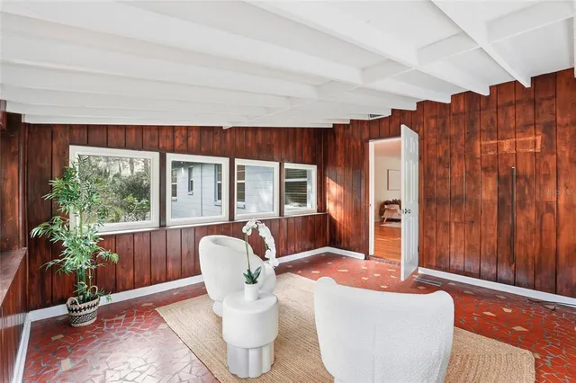 $550,000 | 2035 Northwest 12th Road, Gainesville, FL 32605