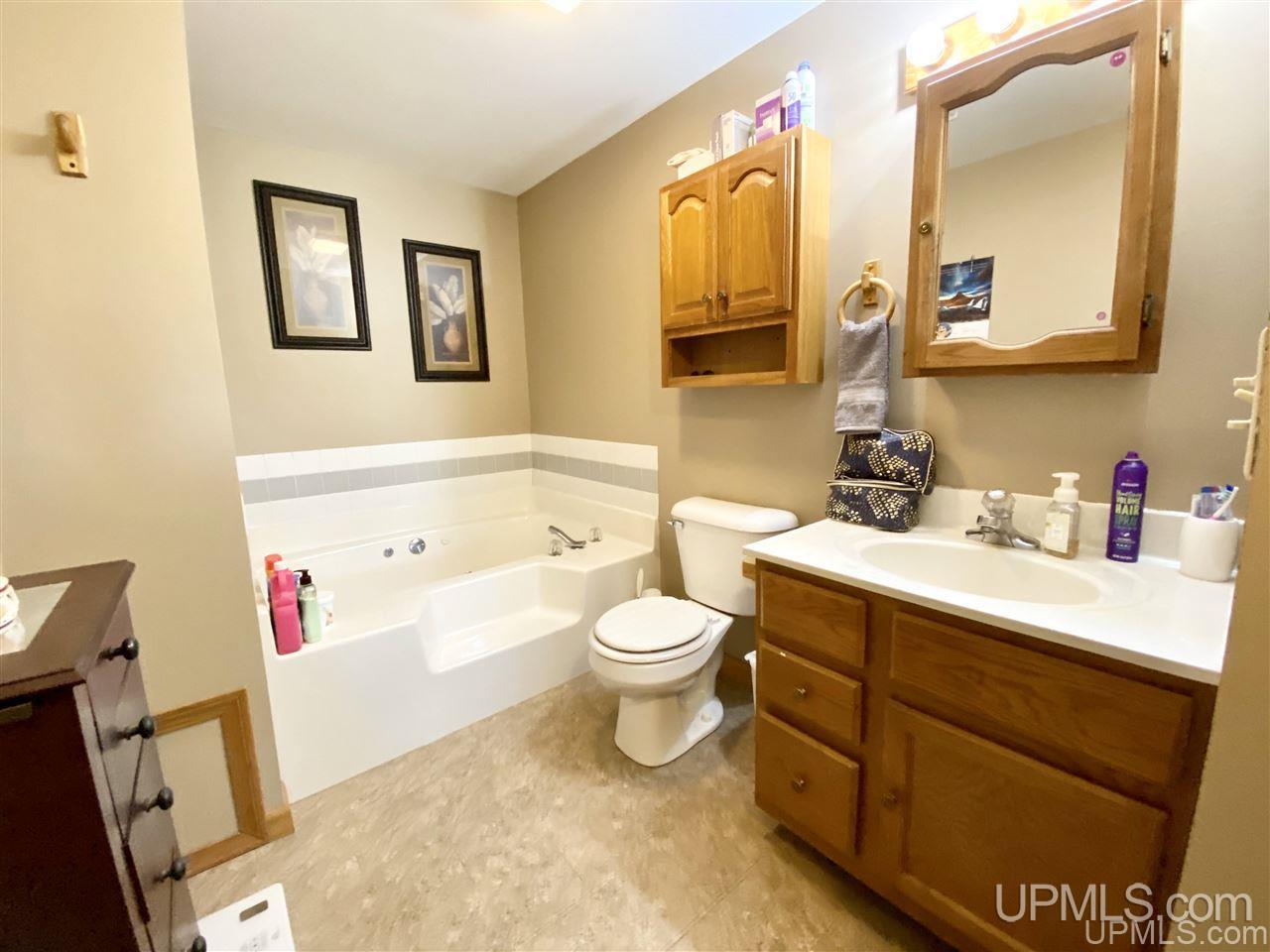 6662 N Road Escanaba, MI 49829 - Photo 34 of 40