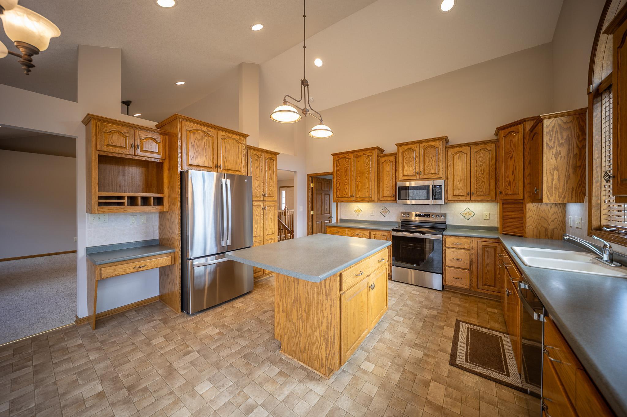 4931 Scenic View Drive Southwest Rochester, MN 55902 - Photo 11 of 48