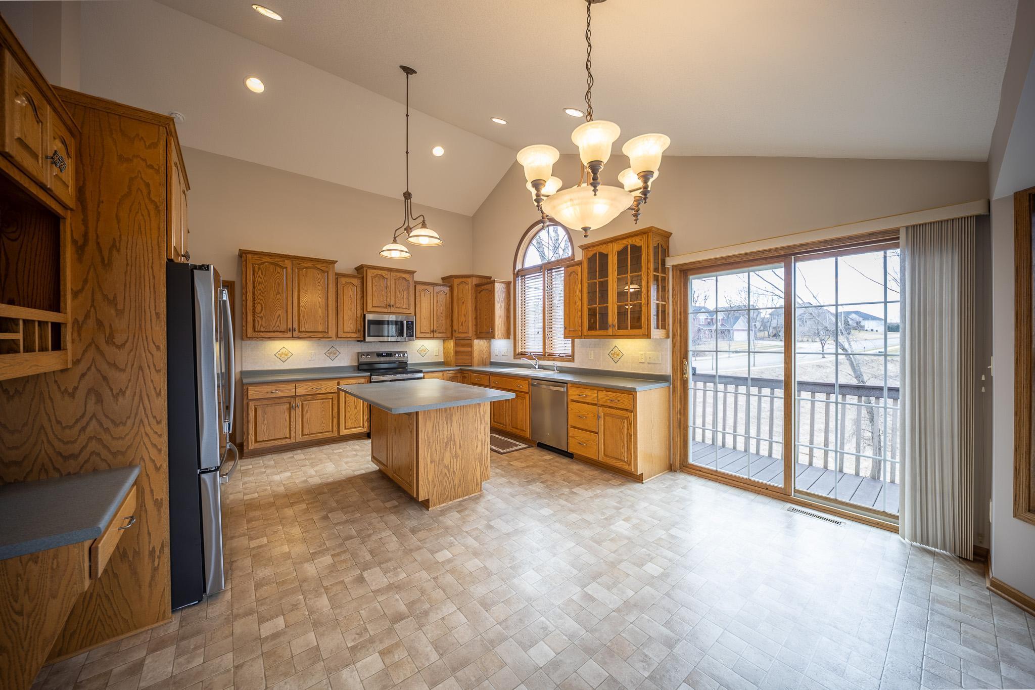 4931 Scenic View Drive Southwest Rochester, MN 55902 - Photo 12 of 48