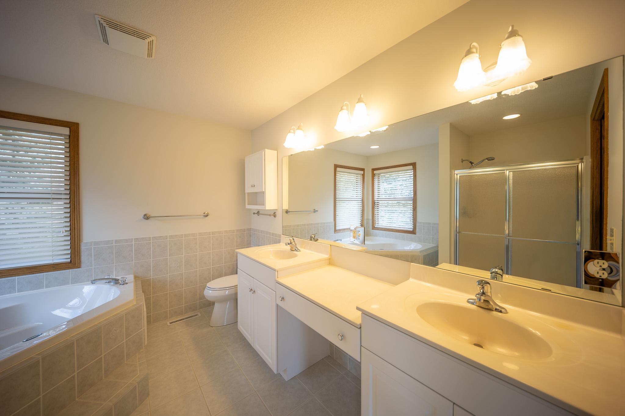 4931 Scenic View Drive Southwest Rochester, MN 55902 - Photo 15 of 48