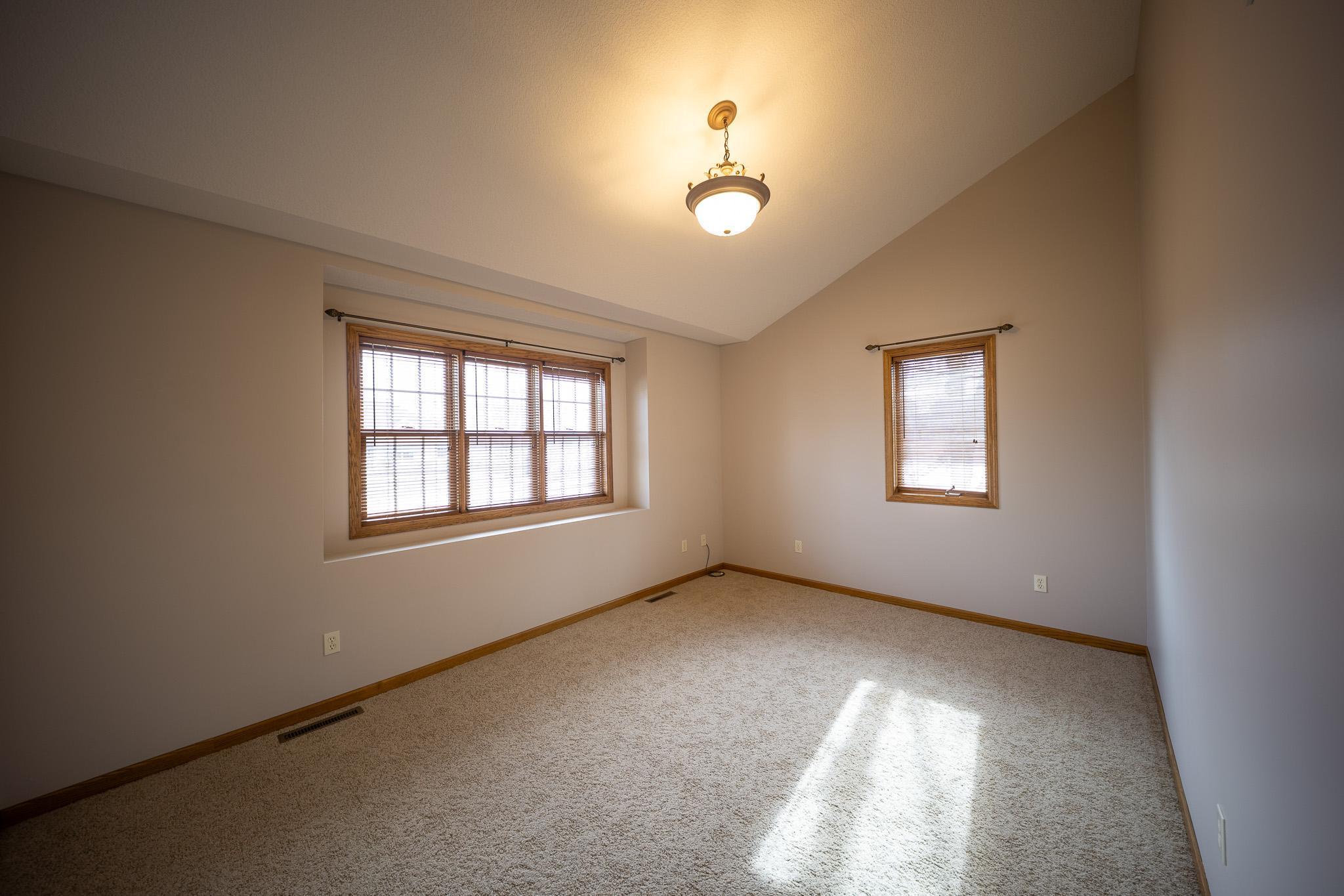 4931 Scenic View Drive Southwest Rochester, MN 55902 - Photo 23 of 48