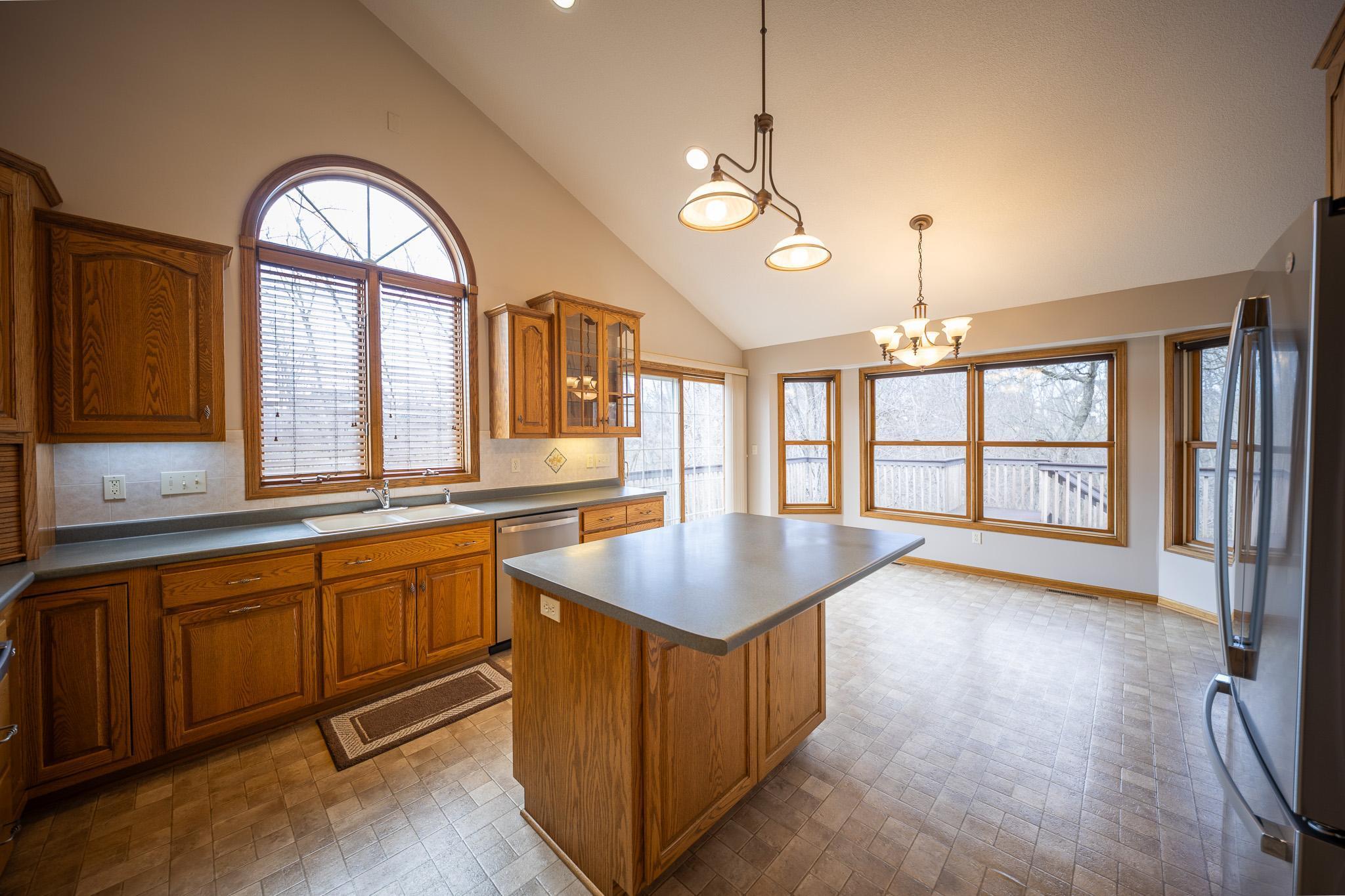 4931 Scenic View Drive Southwest Rochester, MN 55902 - Photo 9 of 48