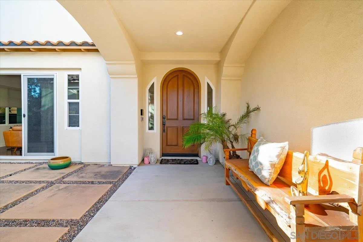 7135 Sitio Caliente Carlsbad, CA 92009 - Photo 15 of 73