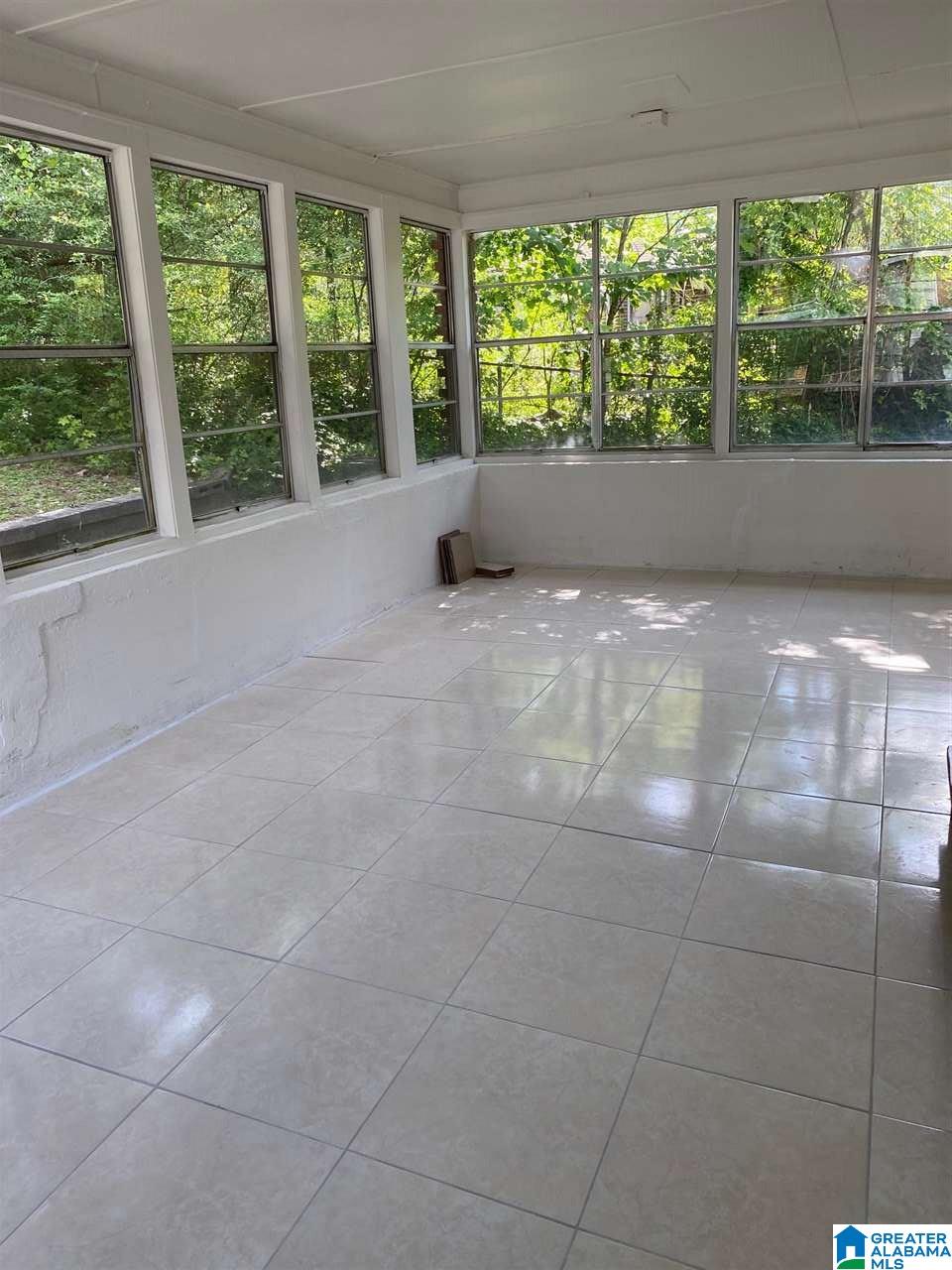 324 Ridgewood Avenue Fairfield, AL 35064 - Photo 6 of 12