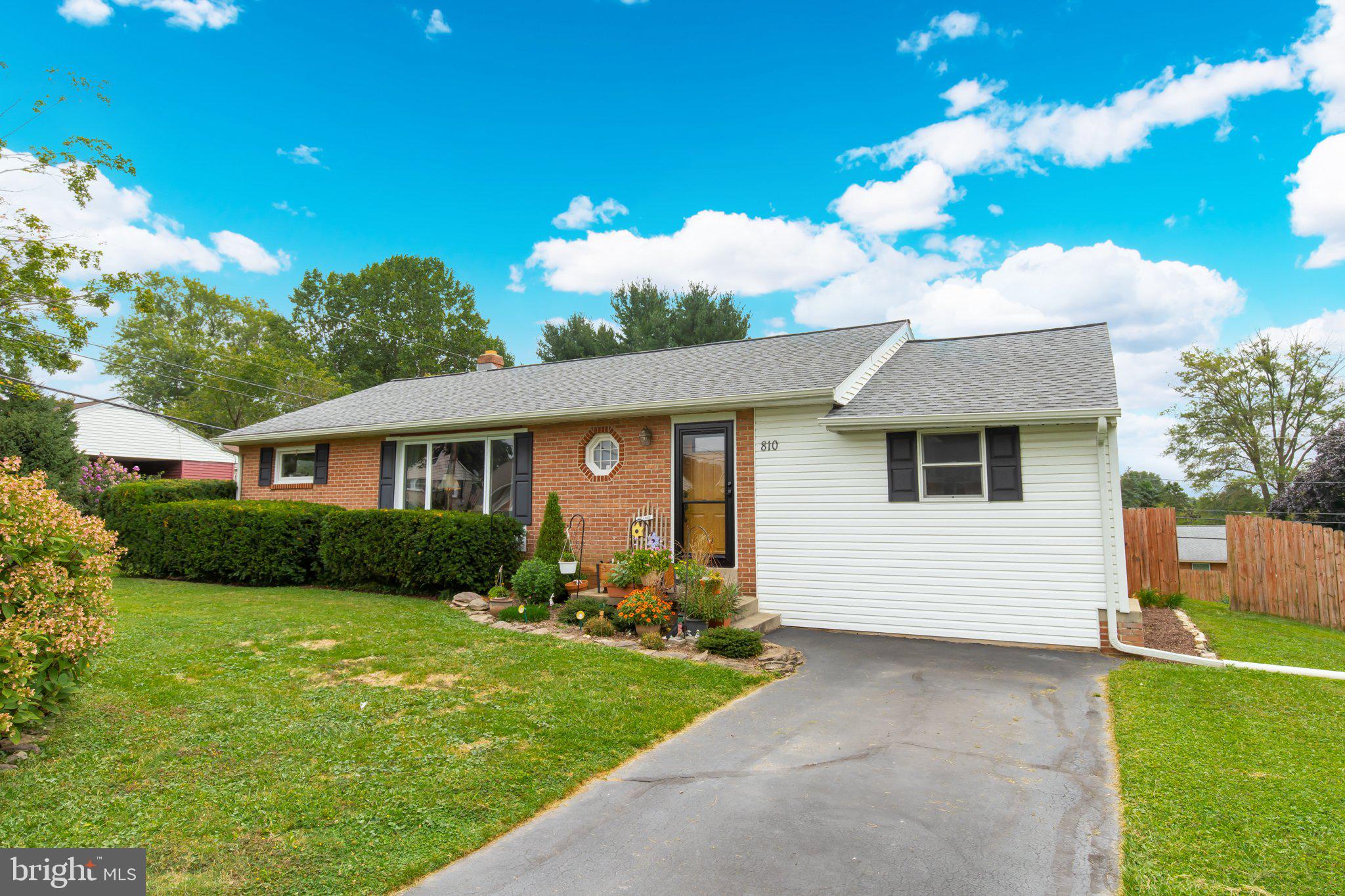 810 Robin Road Lancaster, PA 17601 - Photo 1 of 40 Gallery Image 1