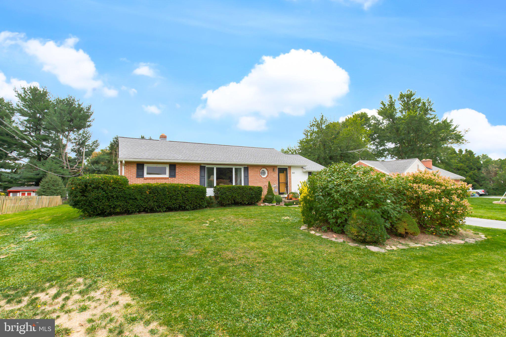 810 Robin Road Lancaster, PA 17601 - Photo 3 of 40 Gallery Image 3