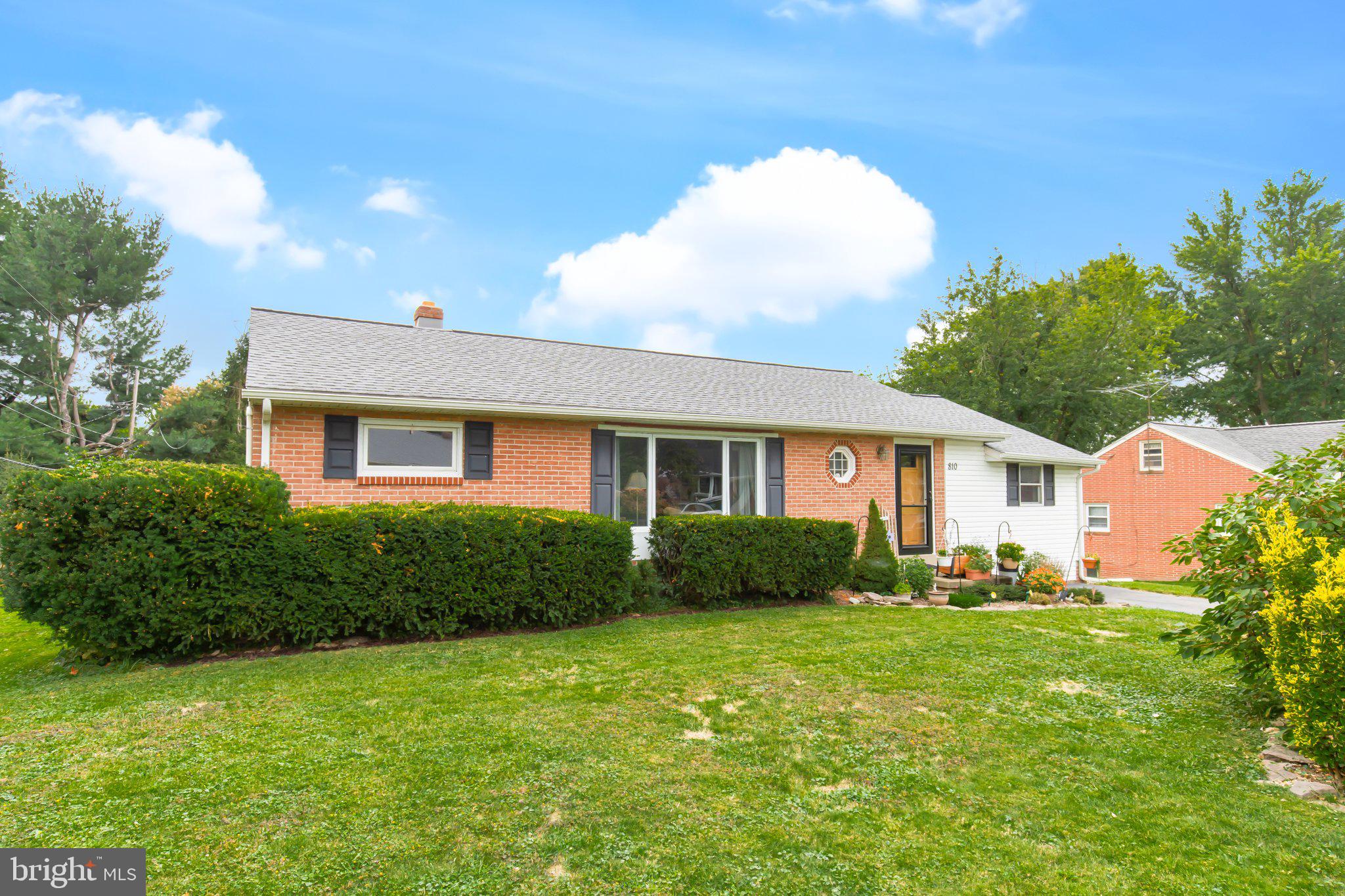 810 Robin Road Lancaster, PA 17601 - Photo 4 of 40 Gallery Image 4