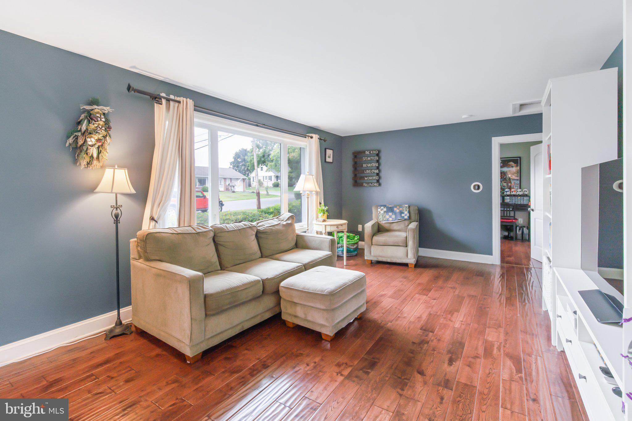 810 Robin Road Lancaster, PA 17601 - Photo 7 of 40 Gallery Image 7
