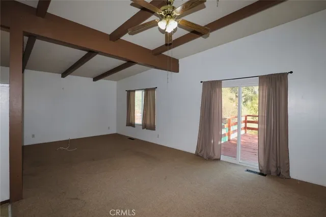 a view of empty room with window