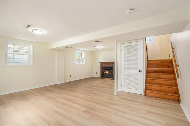 $284,900 | 1234 North Oakwood Drive, Griffith, IN 46319