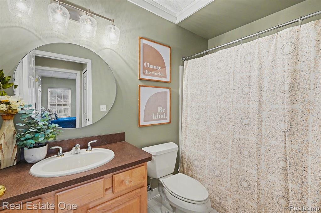 686 West Bluff Court, Unit 23 Rochester Hills, MI 48307 - Photo 33 of 43