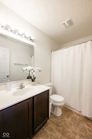 $349,900 | 2581 Shadowbrook Trace, Greenwood, IN 46143