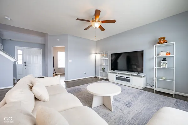 $349,900 | 2581 Shadowbrook Trace, Greenwood, IN 46143