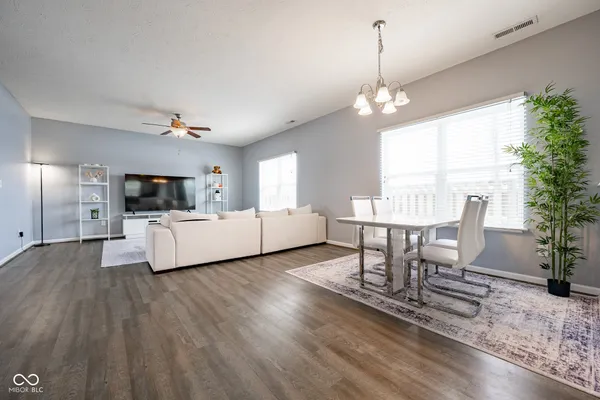 $349,900 | 2581 Shadowbrook Trace, Greenwood, IN 46143