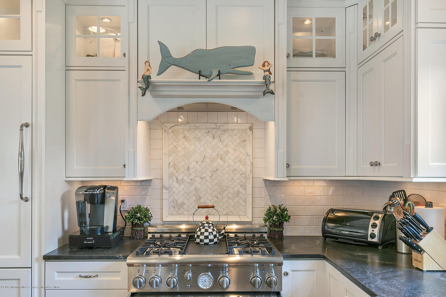 7 River Road Rumson, NJ 07760 - Photo 16 of 46 The Kitchen