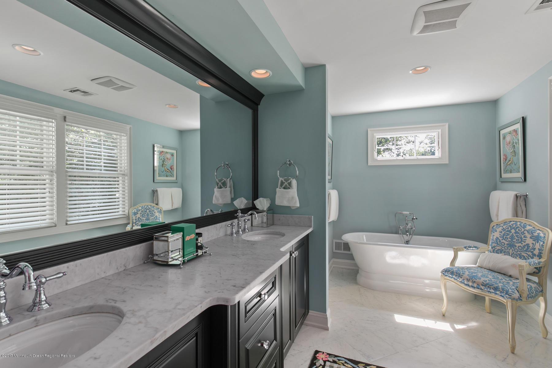7 River Road Rumson, NJ 07760 - Photo 27 of 46 The Master Bathroom