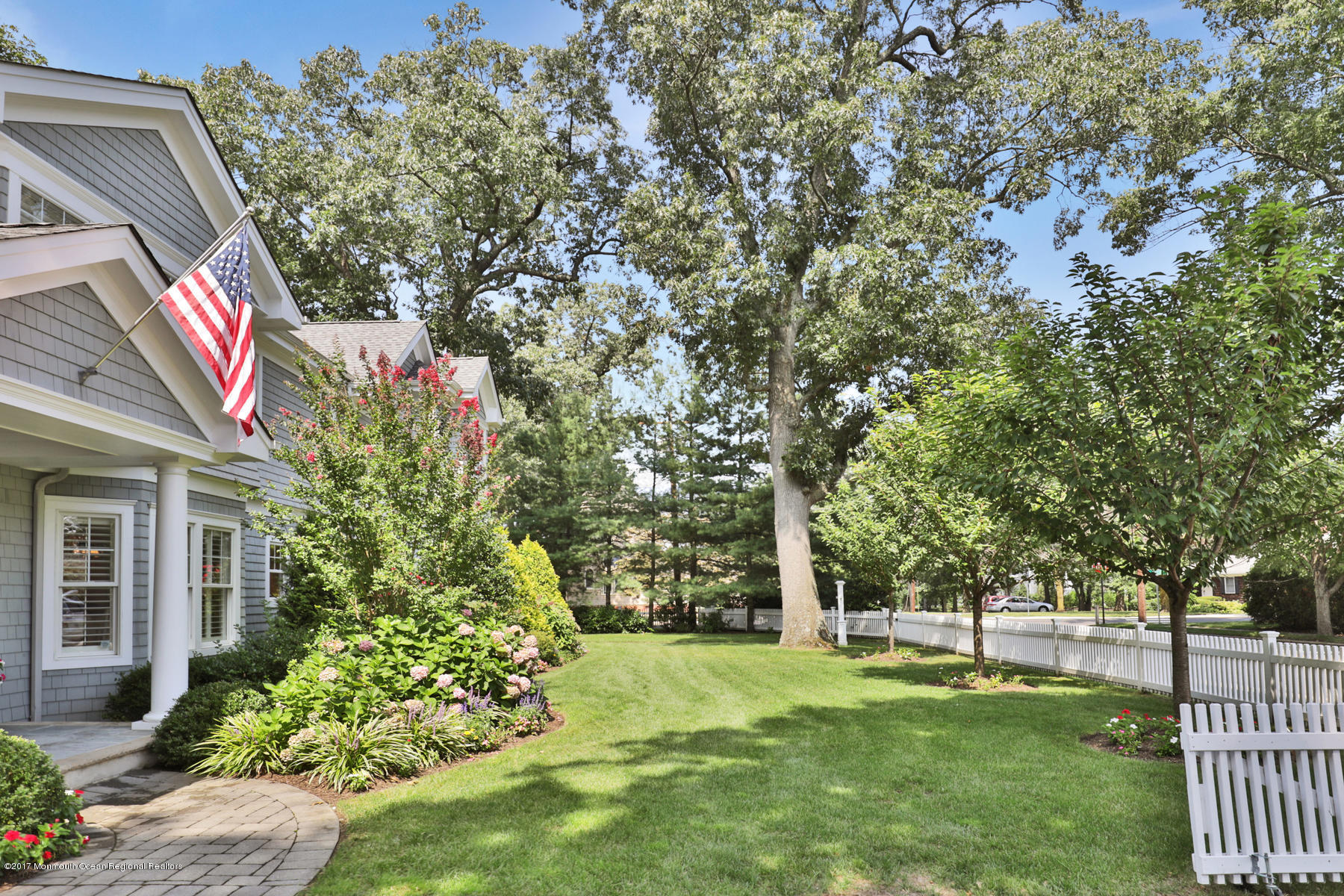 7 River Road Rumson, NJ 07760 - Photo 45 of 46 The Side Yard