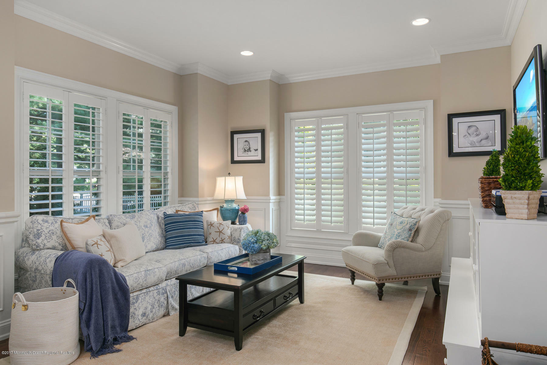 7 River Road Rumson, NJ 07760 - Photo 9 of 46 The Living Room
