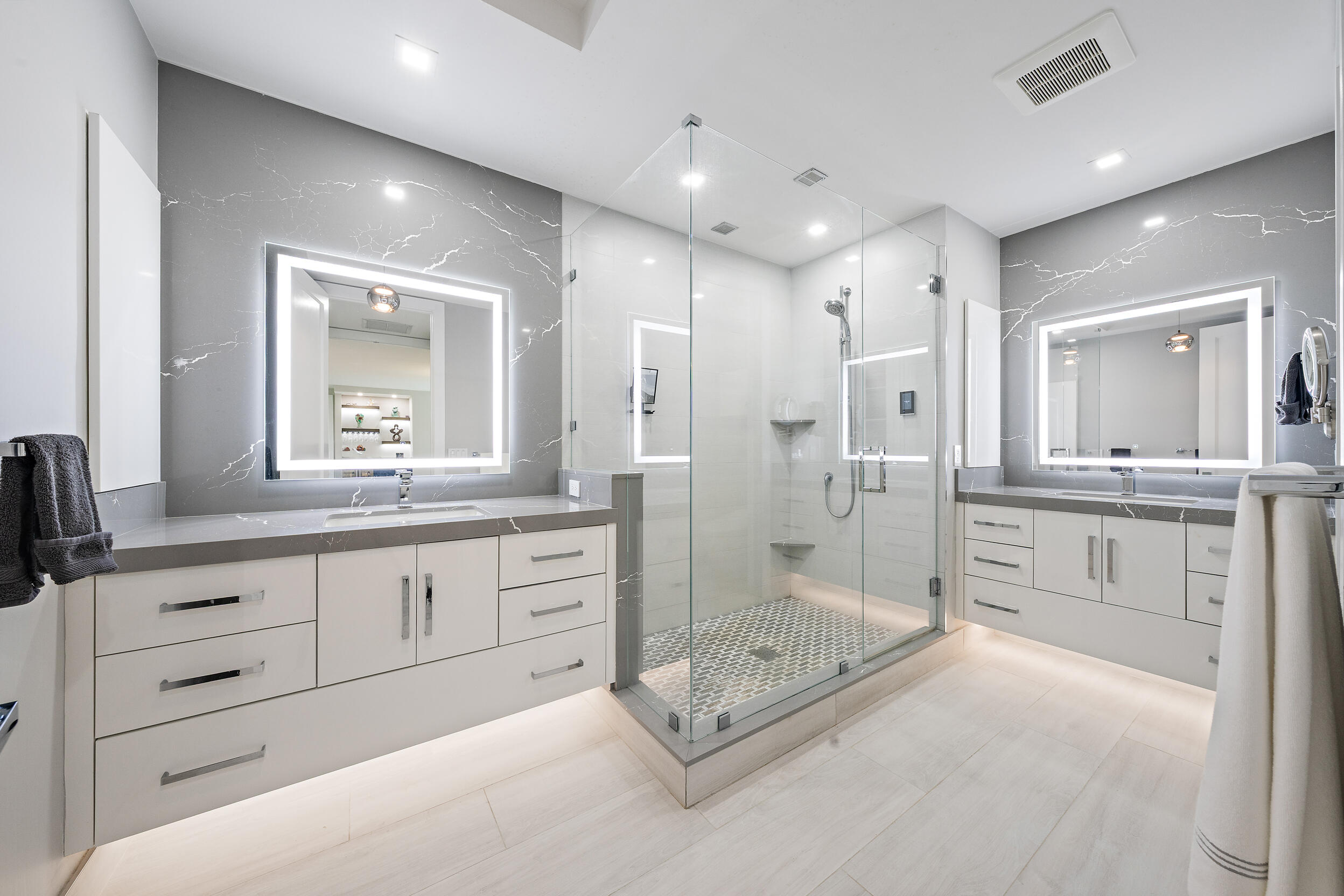 301 Captains Way Jupiter, FL 33477 - Photo 13 of 46 Primary Bathroom