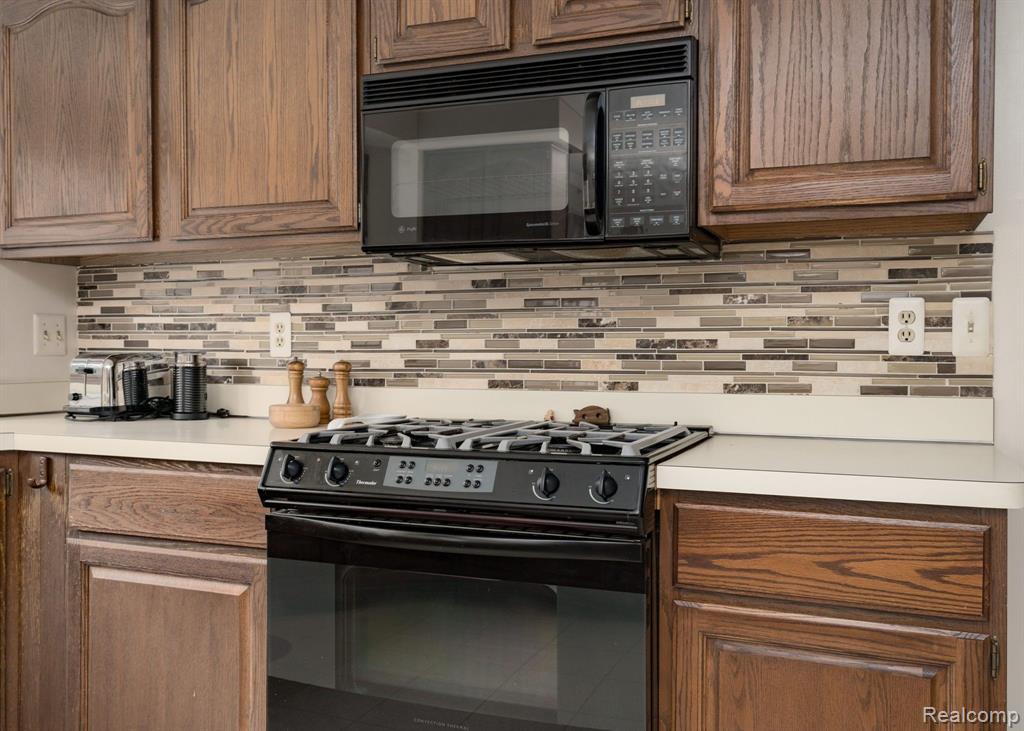 1353 Lomas Verdes Rochester Hills, MI 48306 - Photo 18 of 42