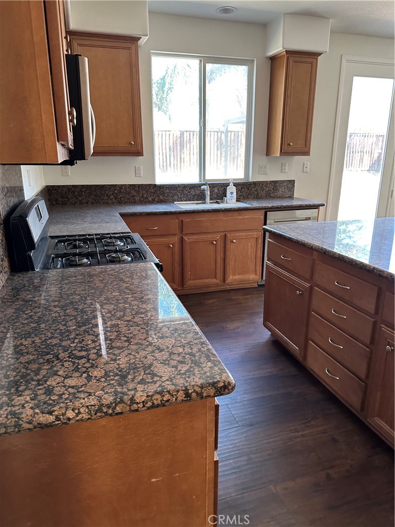 29794 Winter Hawk Road Menifee, CA 92586 - Photo 3 of 15