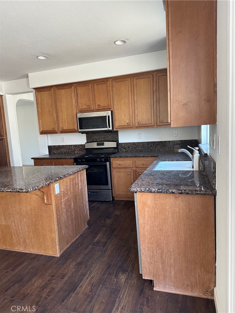 29794 Winter Hawk Road Menifee, CA 92586 - Photo 4 of 15