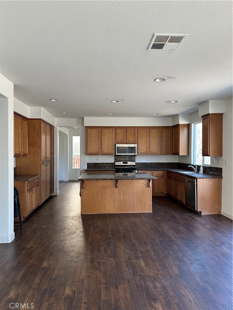 29794 Winter Hawk Road Menifee, CA 92586 - Photo 5 of 15