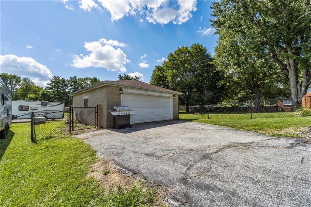 17 West Thompson Road Indianapolis, IN 46217 - Photo 42 of 43 Gallery Image 42