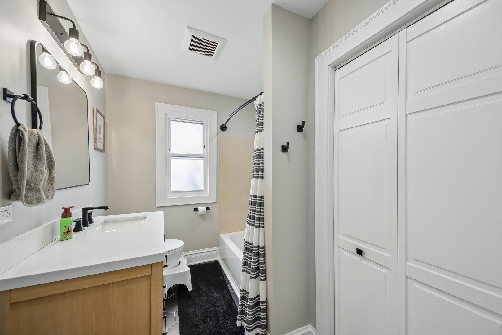 1216 Canfield Road Park Ridge, IL 60068 - Photo 21 of 52 Gallery Image 21