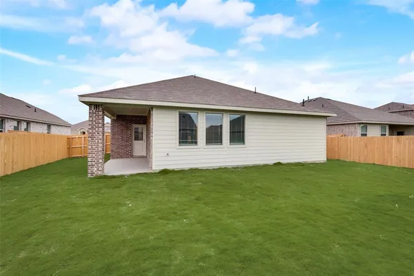 $2,395 | 917 Dustwood Drive, Fort Worth, TX 76052