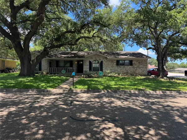 $349,000 | 2000 Kirk Drive, Brenham, TX 77833