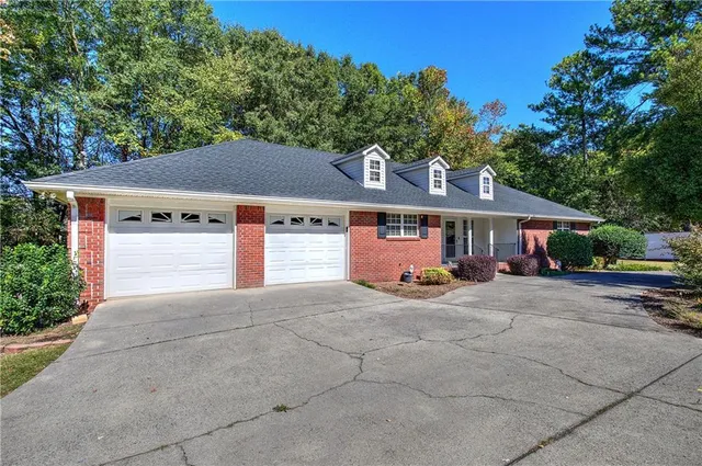 $333,500 | 9 Greenbriar Avenue, Cartersville, GA 30120