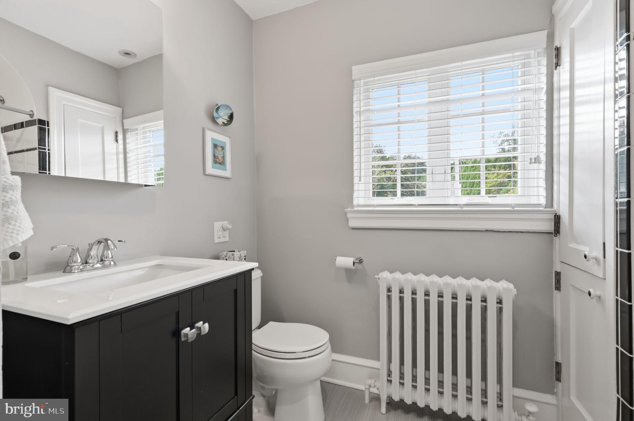 719 Winding Road Jenkintown, PA 19046 - Photo 29 of 71 Full Hall Bathroom