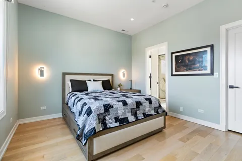 $899,000 | 1525 North Bosworth Avenue, Unit 3S, Chicago, IL 60642