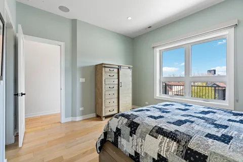 $899,000 | 1525 North Bosworth Avenue, Unit 3S, Chicago, IL 60642