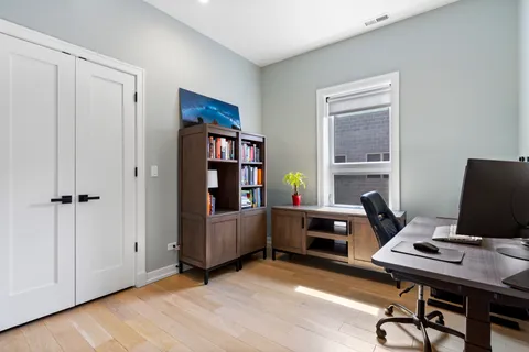 $899,000 | 1525 North Bosworth Avenue, Unit 3S, Chicago, IL 60642