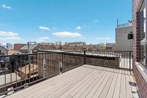 $899,000 | 1525 North Bosworth Avenue, Unit 3S, Chicago, IL 60642