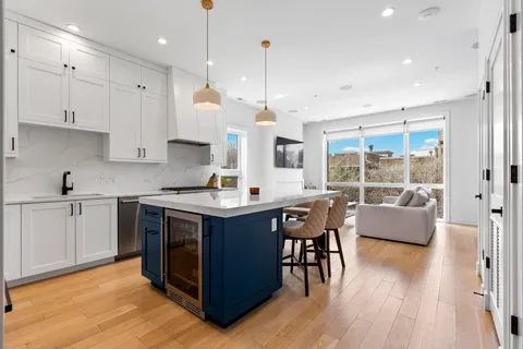 $899,000 | 1525 North Bosworth Avenue, Unit 3S, Chicago, IL 60642