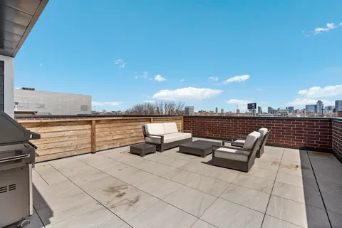 $899,000 | 1525 North Bosworth Avenue, Unit 3S, Chicago, IL 60642