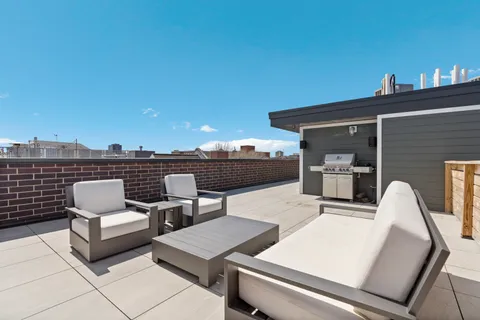 $899,000 | 1525 North Bosworth Avenue, Unit 3S, Chicago, IL 60642